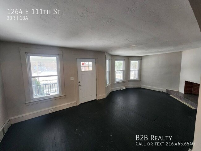 Building Photo - 1264 E 111th St