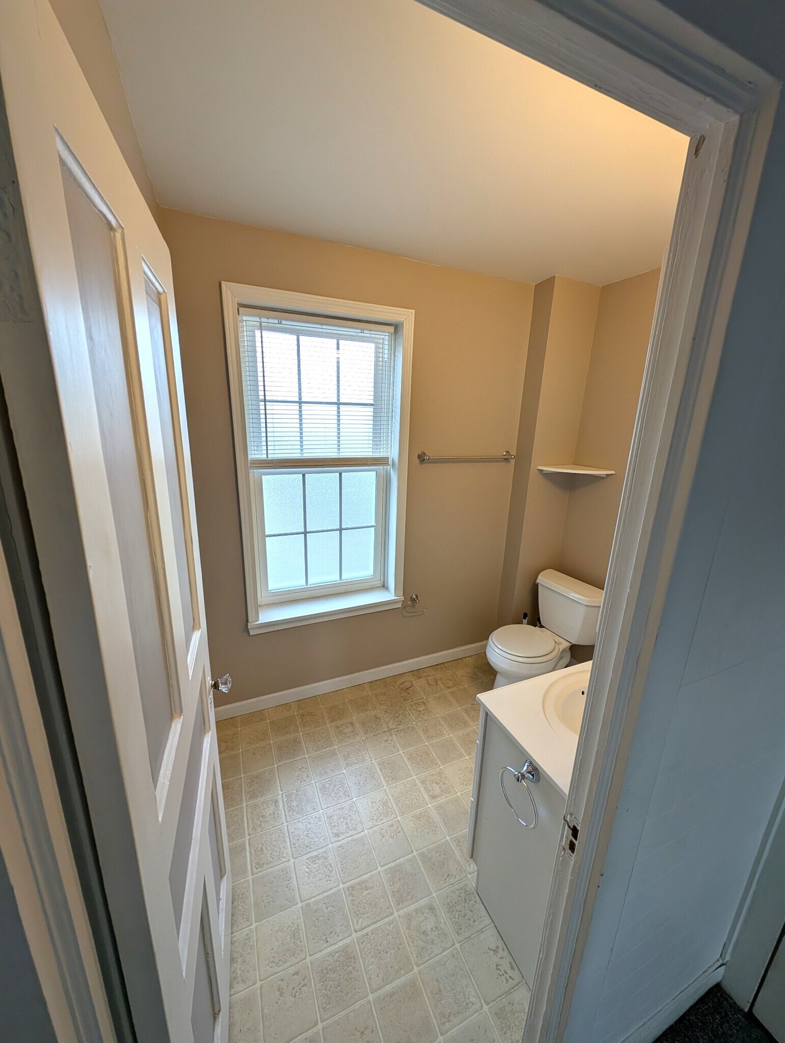 Building Photo - 5486 Broadway