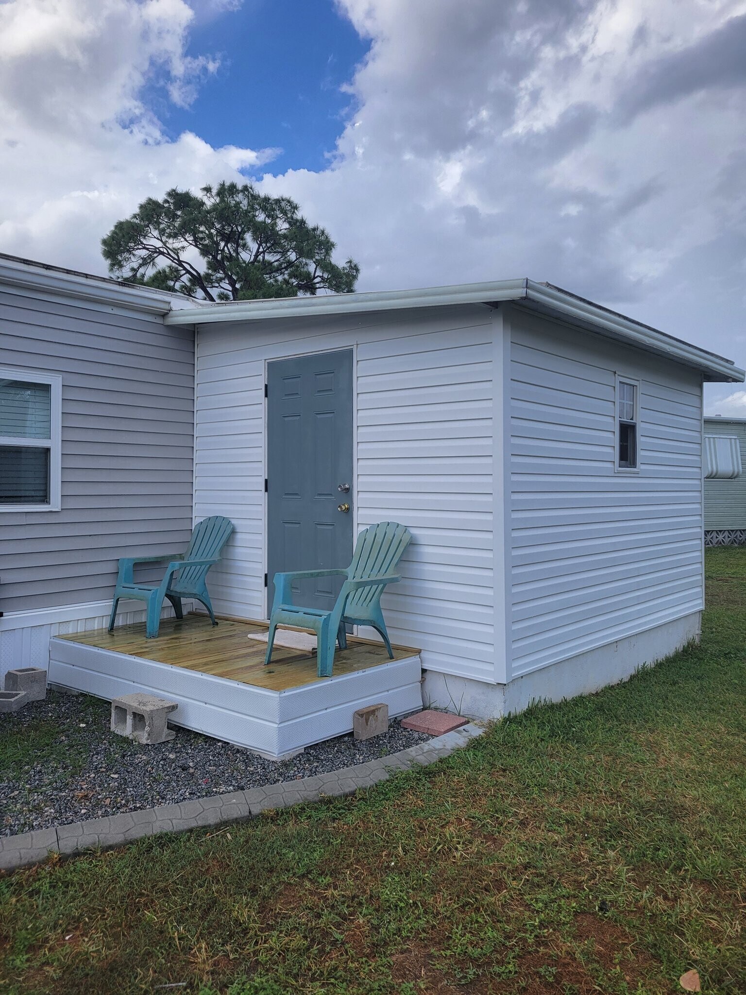 Building Photo - 6450 Floral Ct