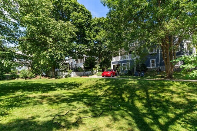 Building Photo - 161 Highland Ave