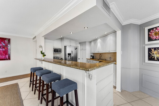 Building Photo - 5420 N Ocean Dr