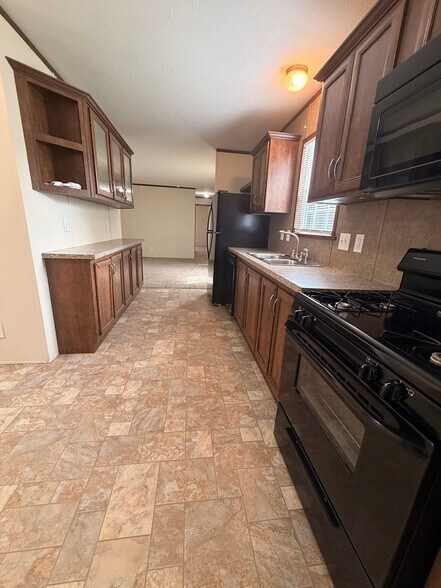 Building Photo - 85 Dunlap Cir