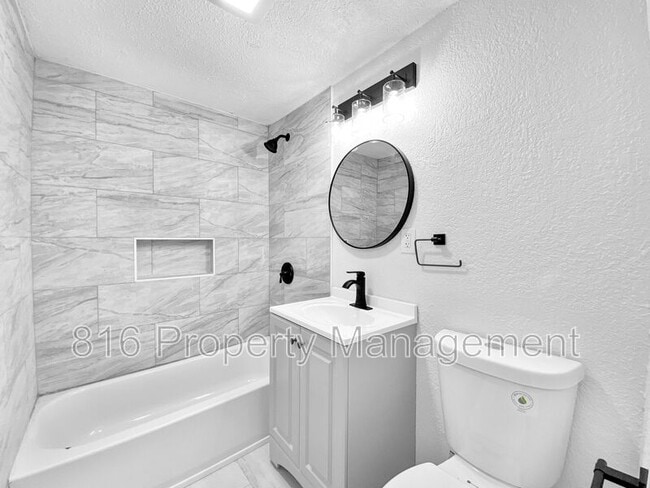 Building Photo - 4802 Locust Ave