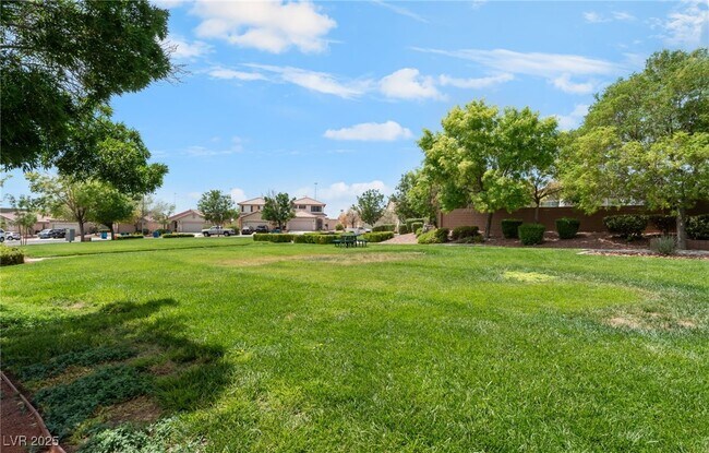 Building Photo - 8729 Shady Pines Dr