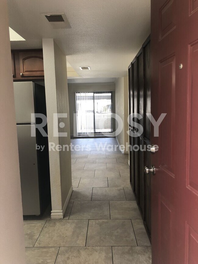 Building Photo - 3420 W Danbury Dr