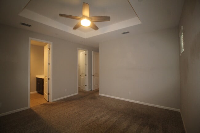 Building Photo - 3304 Sloat Run