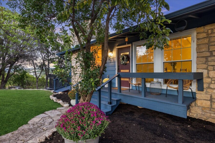 Building Photo - 6407 Lynn Ln