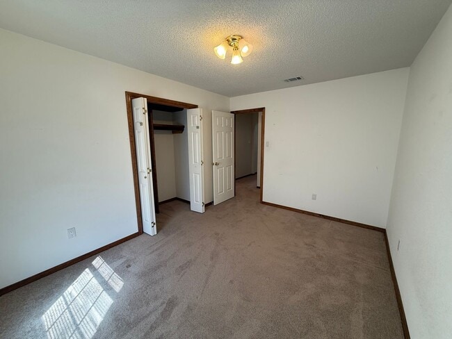 Building Photo - Beautiful 3 Bedroom Home Located in the Zia School District