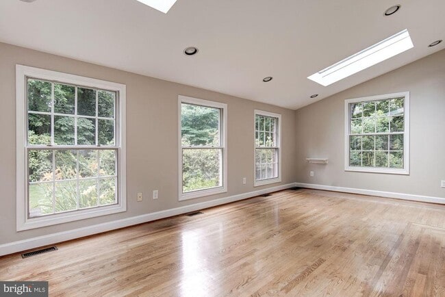 Building Photo - 5013 Brookdale Rd