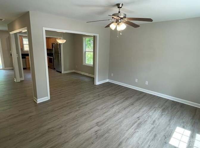 Building Photo - 562 Kirk St