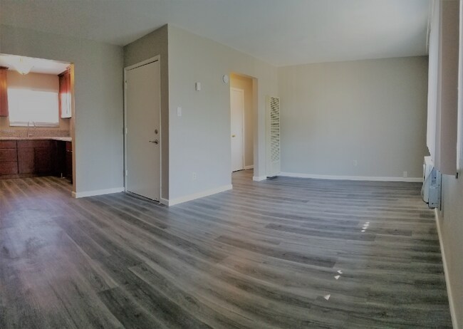 Building Photo - 2116 10th St