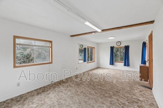 Building Photo - 1800 Tyrrel Ln