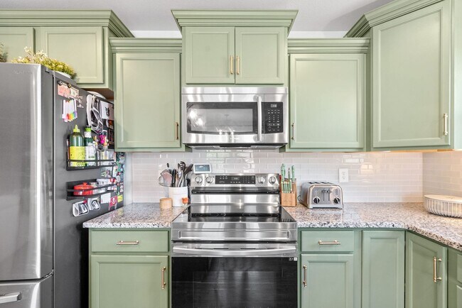 Building Photo - 3 bedroom Pet Friendly Home For Rent Near Needmore Road!