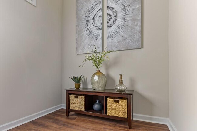 Building Photo - 27 W Ridge Dr SE