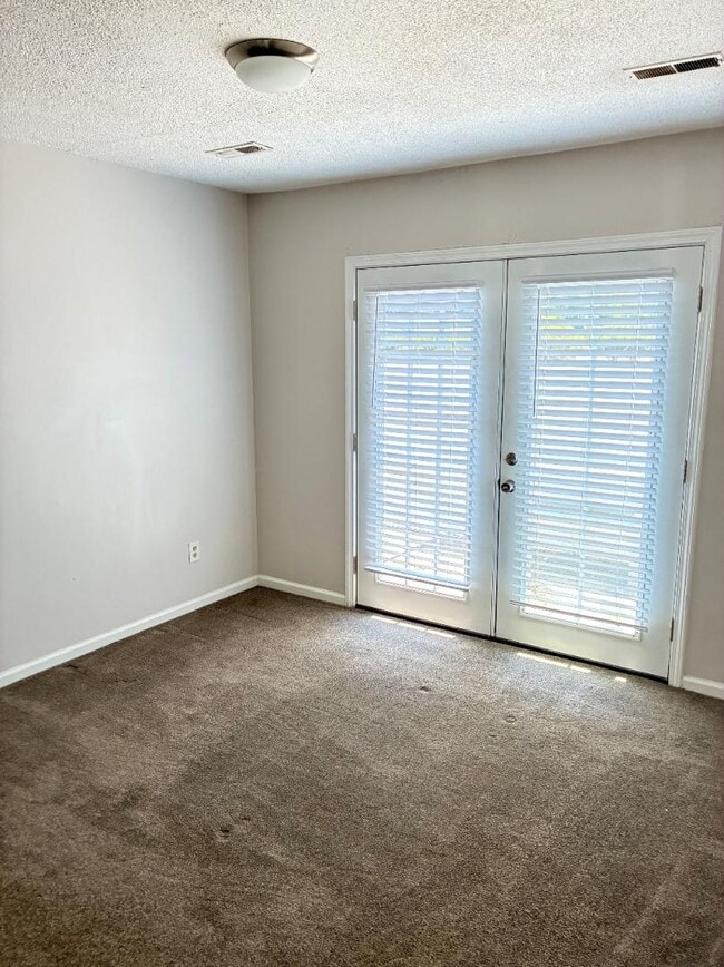 Building Photo - 3701 Nealshire Dr NW