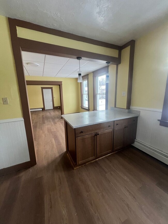 Building Photo - 330-32 PARADE