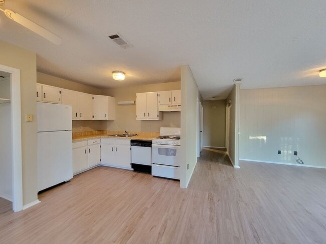 Building Photo - 3312 Longleaf Cir