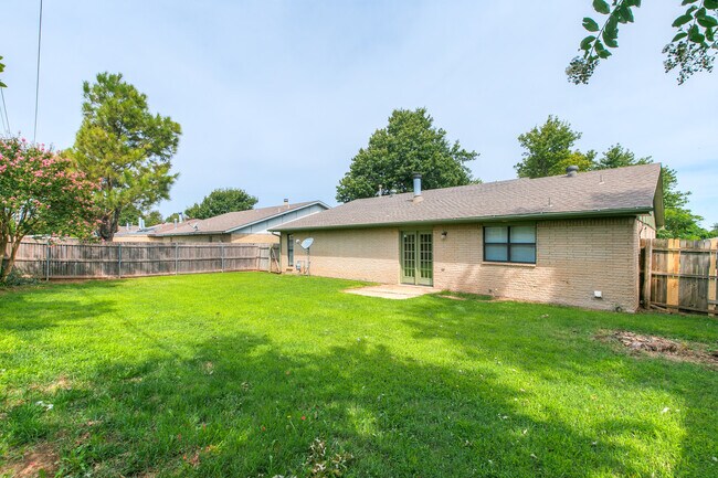 Building Photo - 8240 NW 85th St
