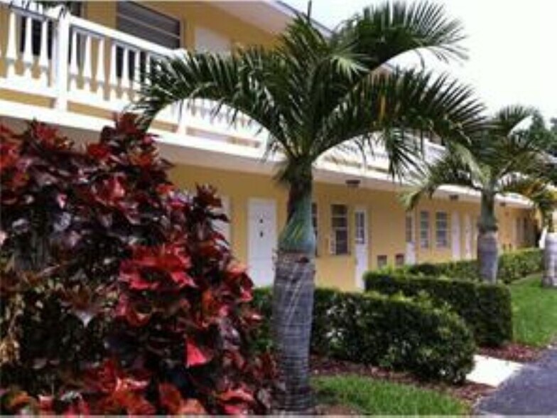 Building Photo - 4051 NE 13th Ave