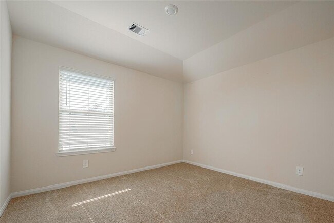 Building Photo - 14633 E Pine Heart Dr