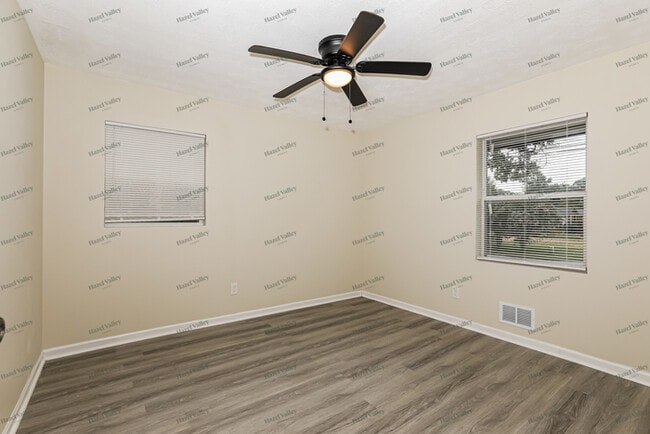 Building Photo - 8355 Dunellen Ln