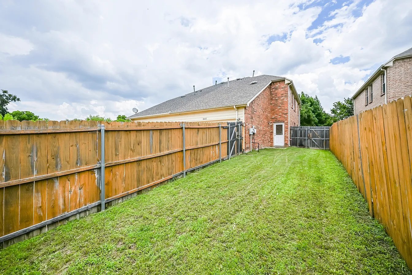 Building Photo - 5435 Jacob Dr