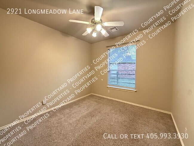 Building Photo - 2921 Longmeadow Ln