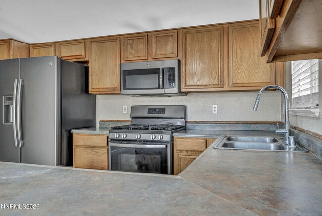 Building Photo - 17765 Oakview Ct