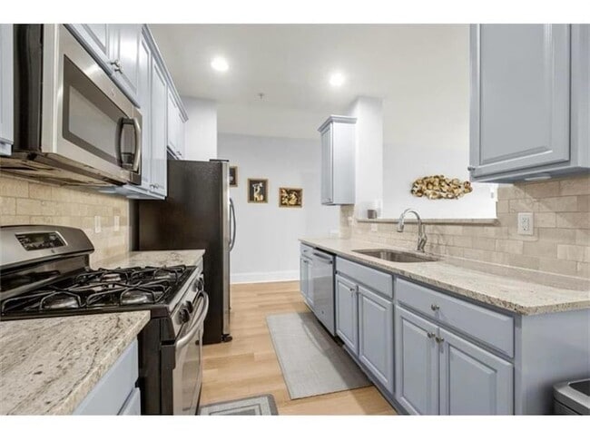 Building Photo - 2304 Oakton Pl