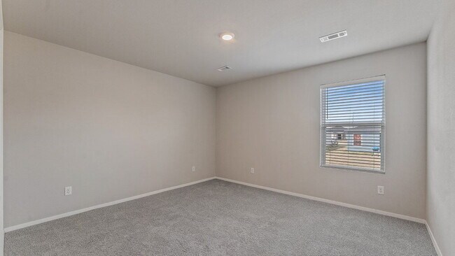 Building Photo - 2525 E Fox Mdw St