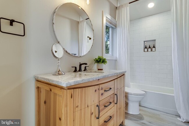 Building Photo - 84 S Chesapeake Ave