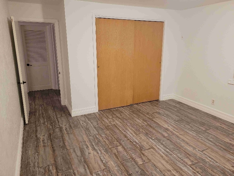 Building Photo - 8375 S Susan Wy