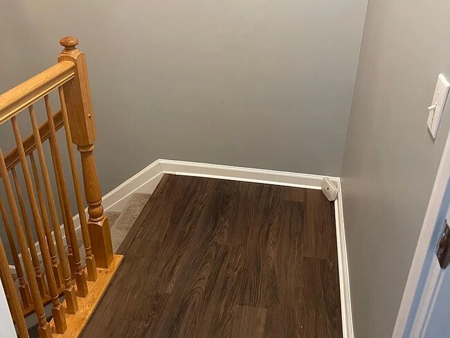 Building Photo - 2201 Raven Rd