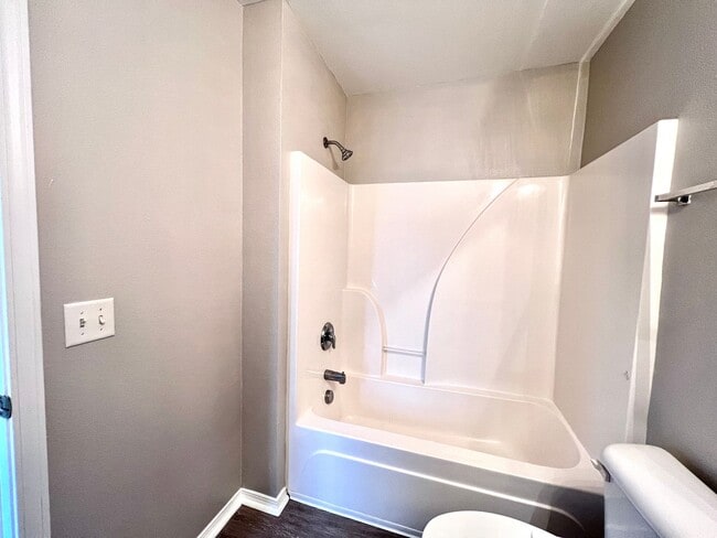 Building Photo - 2 bedroom 2.5 bath Townhome in Godley Park