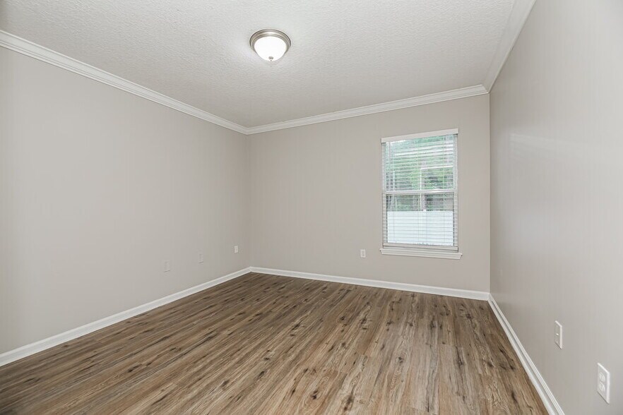 Building Photo - 3168 Tower Oaks Dr