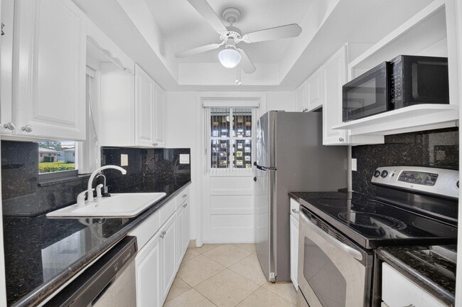 Building Photo - 300 NW 42nd St
