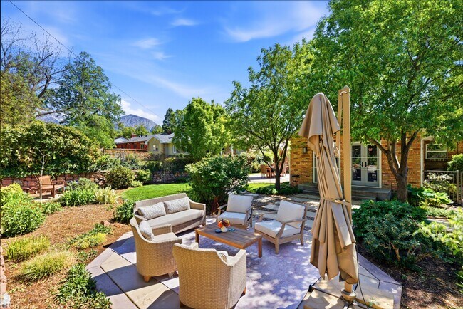 Building Photo - 2721 Wilshire Dr S