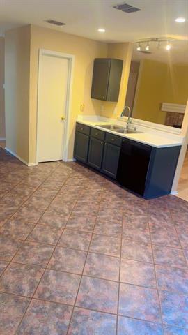 Building Photo - 3920 Fox Run Dr