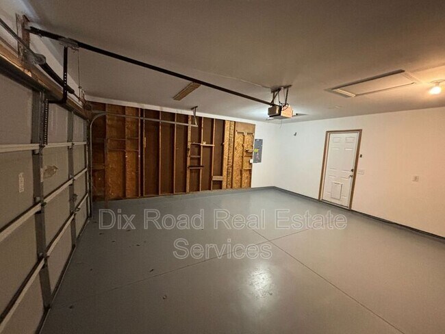 Building Photo - 179 Thompson St