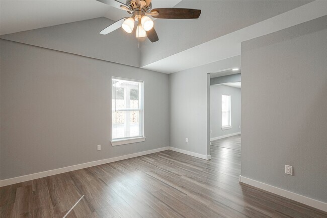 Building Photo - 2725 Avenue F