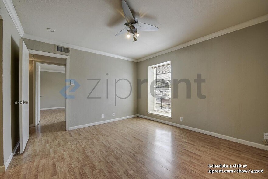 Building Photo - 5315 Fleetwood Oaks Ave