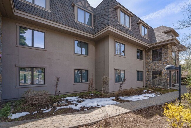Building Photo - The Pointe at Incline Village.