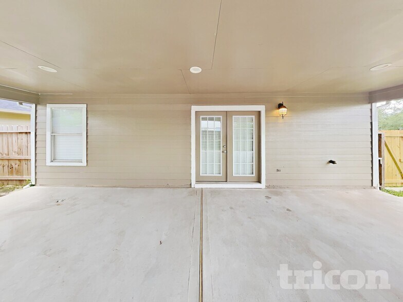 Building Photo - 1016 Deerpass Dr