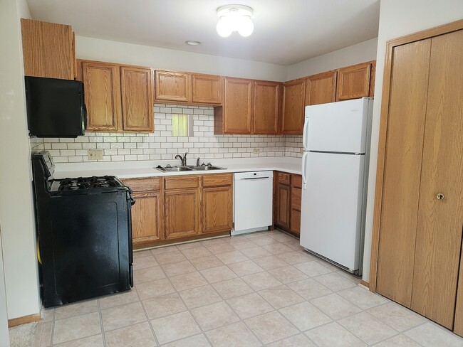 Building Photo - 500 Westwood Ct