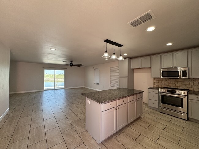 Building Photo - 15209 Cruiser St