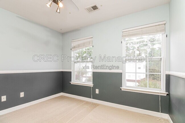 Building Photo - 3533 Claremont St