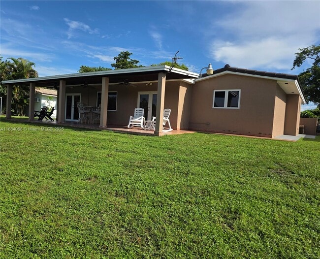 Building Photo - 14760 Lewis Rd