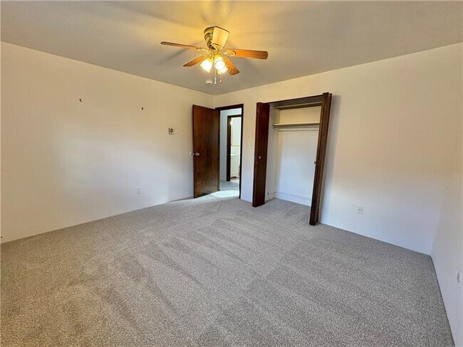 Building Photo - 927 Vance Ave