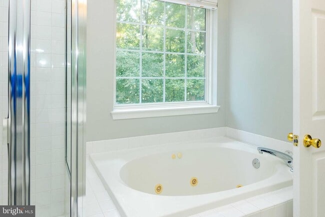 Building Photo - 6029 Blue Point Ct