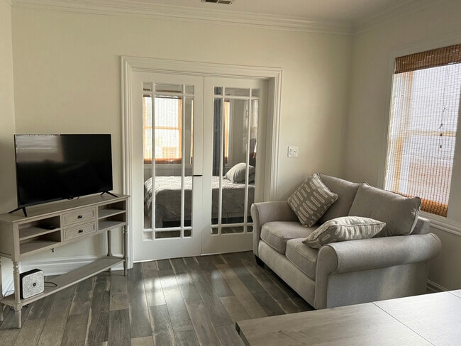 Building Photo - 720 N Elizabeth St